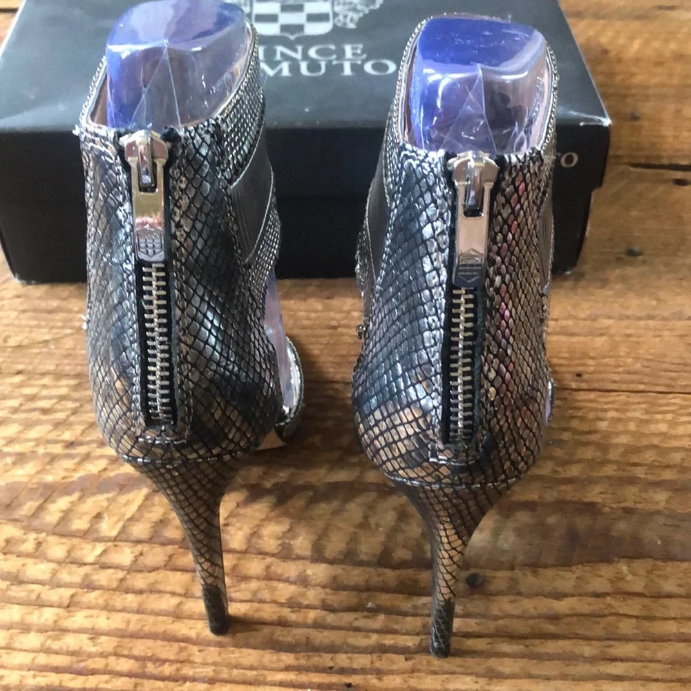Vince Camuto VC-Latese Heels